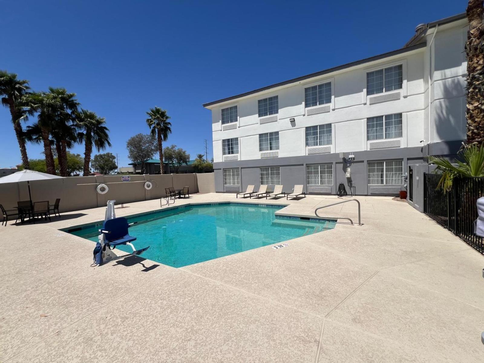 Garner By Ihg Phoenix - Hotel Surprise