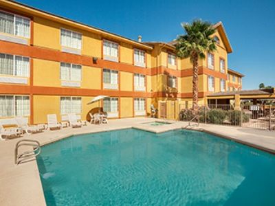 Garner By Ihg Phoenix - Hotel Surprise